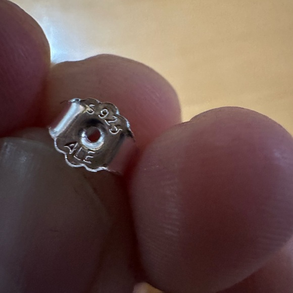Pandora studs - Picture 5 of 5